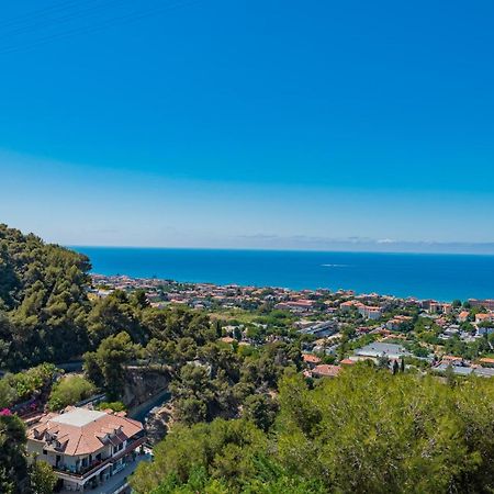 Appartamento Incantevole Con Piscina Vallecrosia Exteriör bild