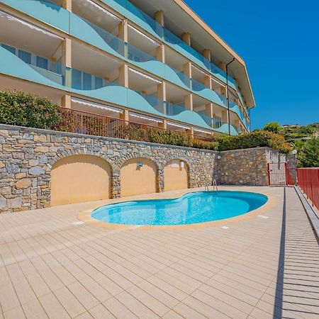 Appartamento Incantevole Con Piscina Vallecrosia Exteriör bild