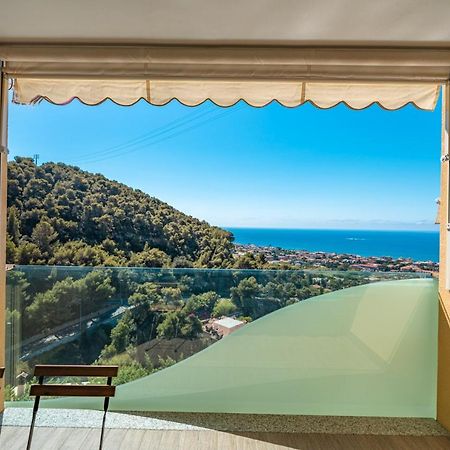 Appartamento Incantevole Con Piscina Vallecrosia Exteriör bild