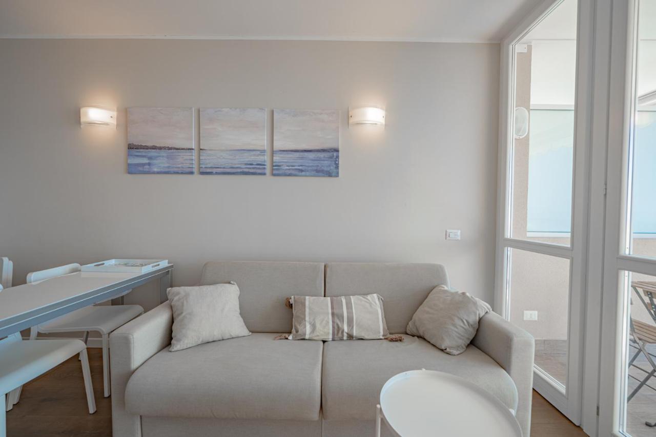 Appartamento Incantevole Con Piscina Vallecrosia Exteriör bild