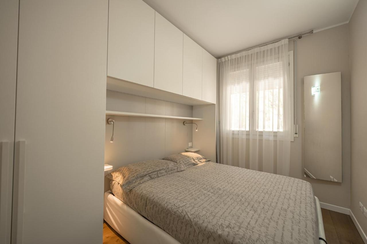 Appartamento Incantevole Con Piscina Vallecrosia Exteriör bild