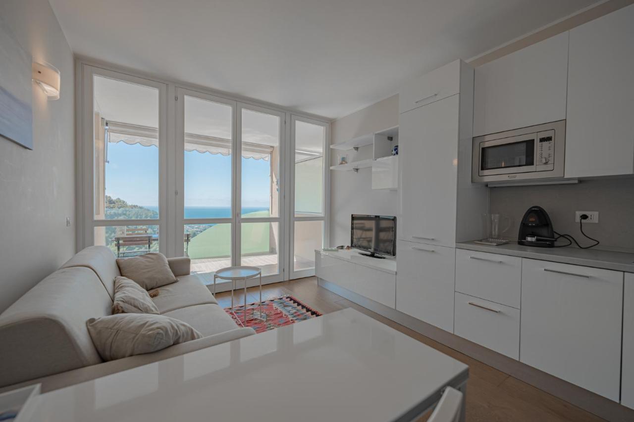 Appartamento Incantevole Con Piscina Vallecrosia Exteriör bild