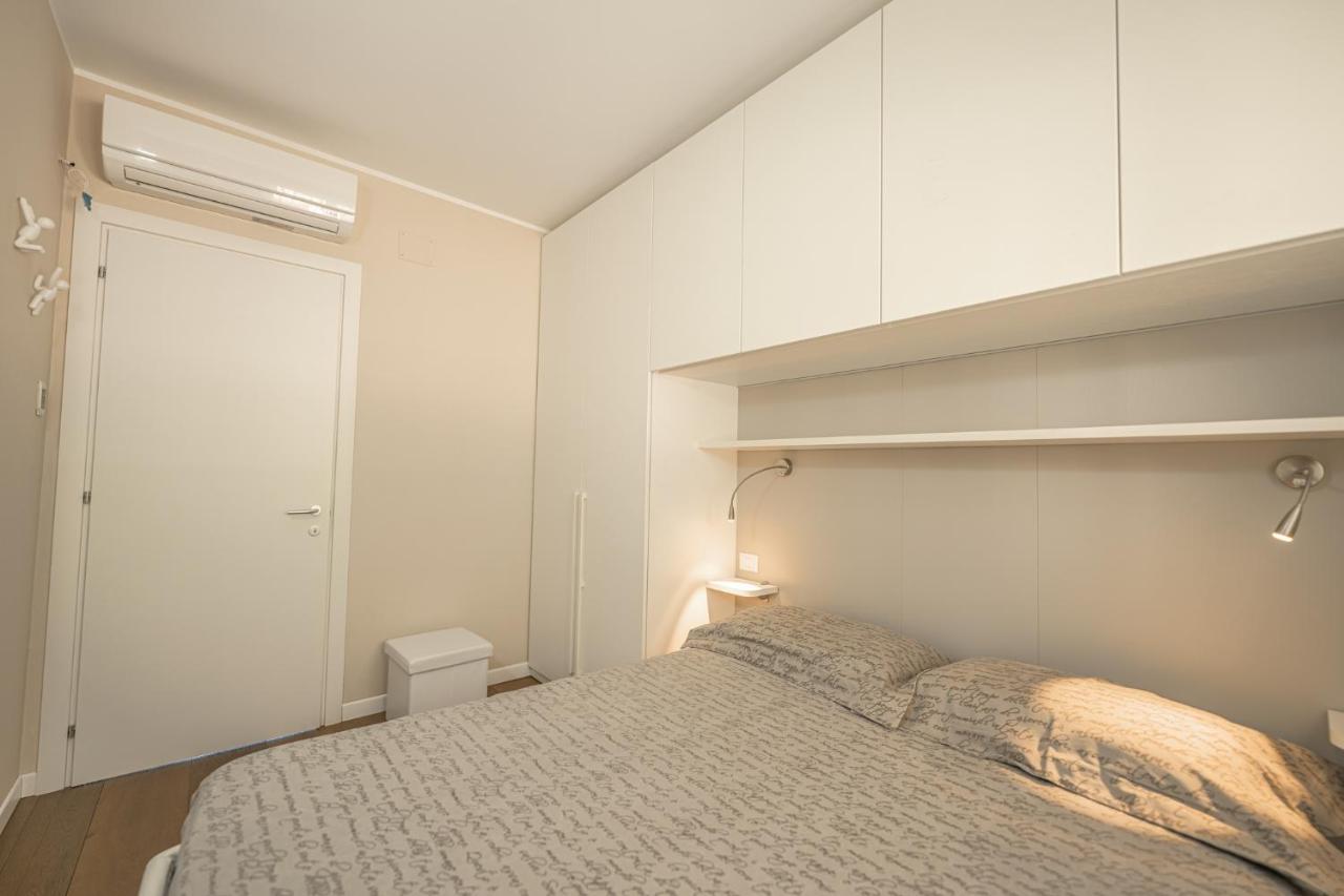 Appartamento Incantevole Con Piscina Vallecrosia Exteriör bild
